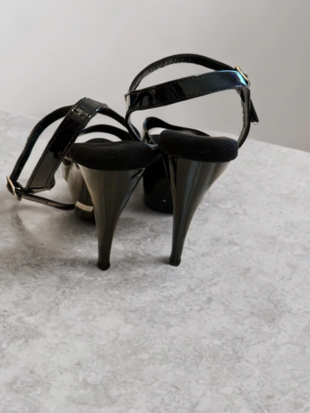 Pleaser sleek black